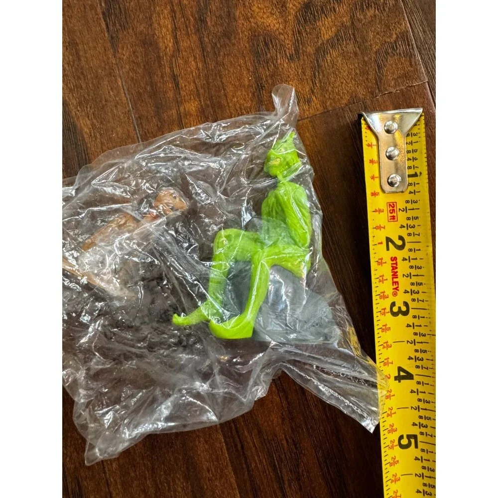 NEW The Grinch & Max Cake Cookie Topper Action Figure Toy filler Stuffer 2079